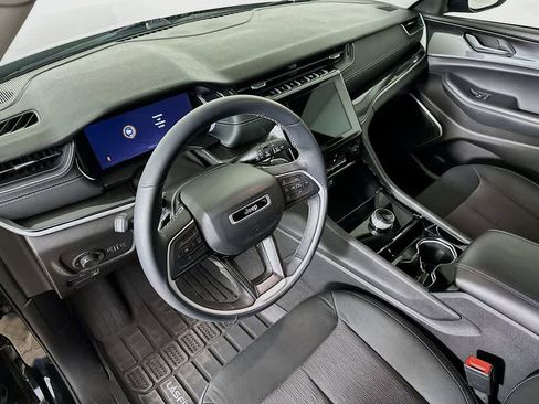 Used 2022 Jeep Grand Cherokee L Laredo w/ Luxury Tech Group I image 2