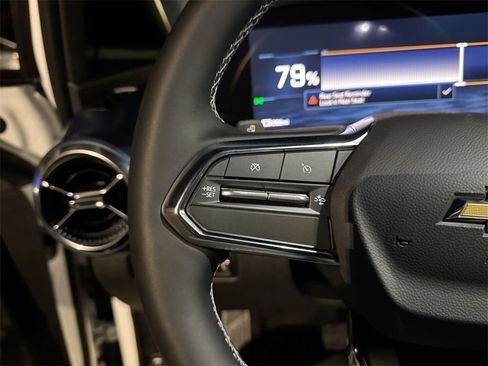 New 2026 Chevrolet Equinox EV LT image 17