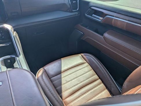 Used 2024 GMC Sierra 2500 Denali Ultimate image 19