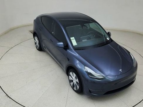 Used 2023 Tesla Model Y Long Range image 71