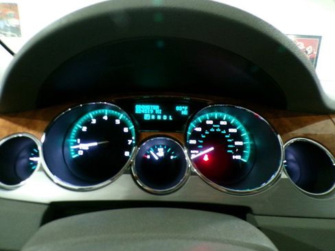 Used 2012 Buick Enclave Premium image 7