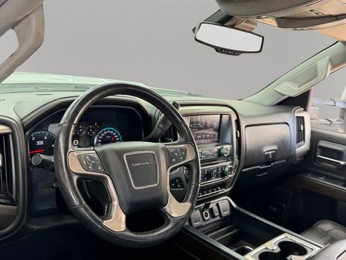Used 2017 GMC Sierra 2500 Denali w/ Duramax Plus Package AWD/4WD image 16