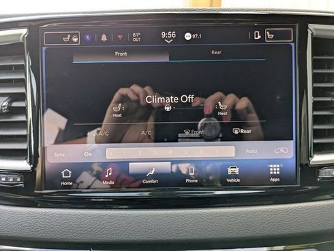 Used 2025 Chrysler Pacifica Select FWD image 5