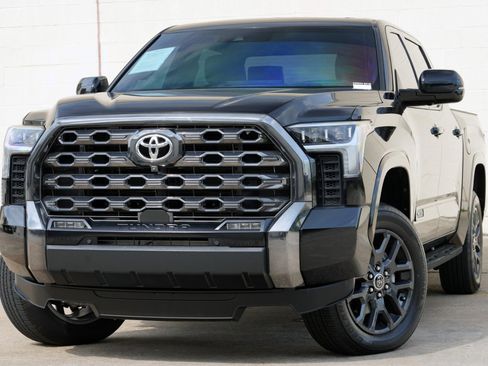 Used 2022 Toyota Tundra Platinum AWD/4WD image 3