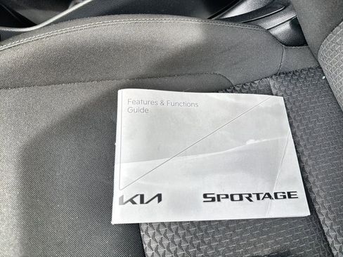 Used 2023 Kia Sportage LX AWD/4WD image 40