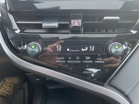 Used 2023 Toyota Camry SE image 19