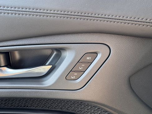 Used 2023 Nissan Ariya FWD image 33