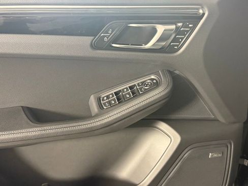 New 2026 Porsche Macan image 25