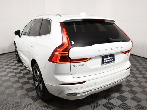 Used 2023 Volvo XC60 T8 Plus image 4