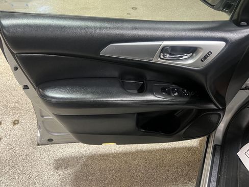Used 2019 Nissan Pathfinder SL AWD/4WD image 20