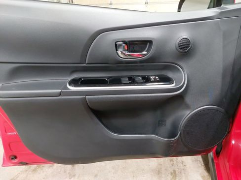 Used 2018 Toyota Prius C Four image 27