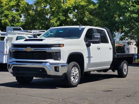Used 2024 Chevrolet Silverado 2500 LT w/ Convenience Package AWD/4WD image 10