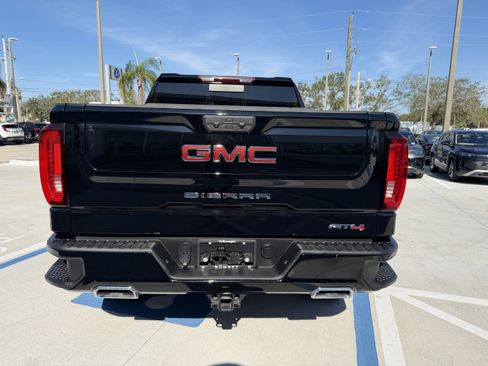 Used 2022 GMC Sierra 1500 AT4 w/ AT4 Preferred Package image 6