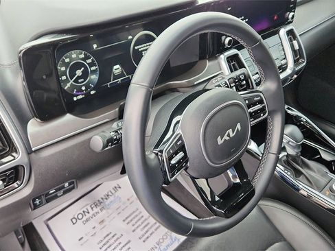 Used 2023 Kia Sorento SX image 18