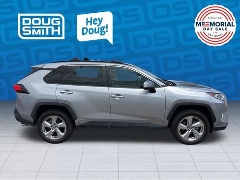 Used 2020 Toyota RAV4 Limited AWD/4WD image 6