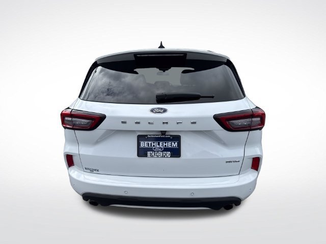 Used 2023 Ford Escape ST-Line w/ Tech Pack #1 AWD/4WD image 4