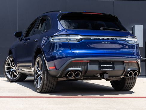 Certified 2026 Porsche Macan AWD/4WD image 3
