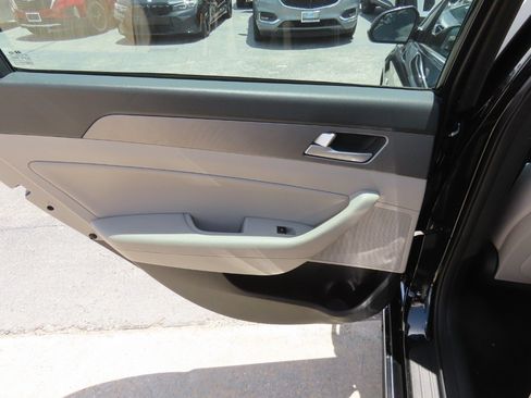 Used 2016 Hyundai Sonata SE FWD image 19