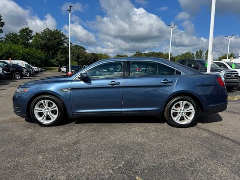 Used 2018 Ford Taurus SEL w/ Equipment Group 201A FWD image 2