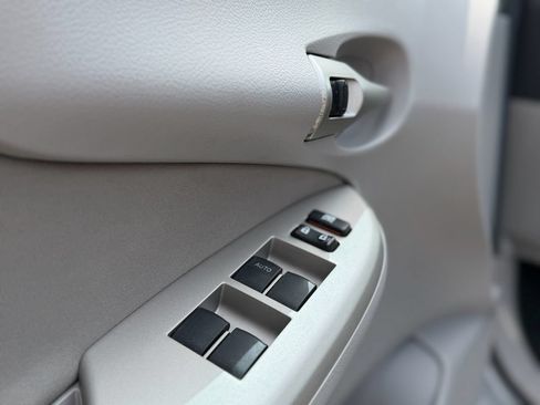 Used 2011 Toyota Corolla LE FWD image 14