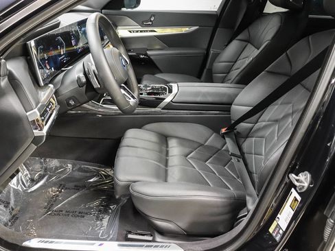 Used 2026 BMW 750e xDrive w/ Executive Package AWD/4WD image 17