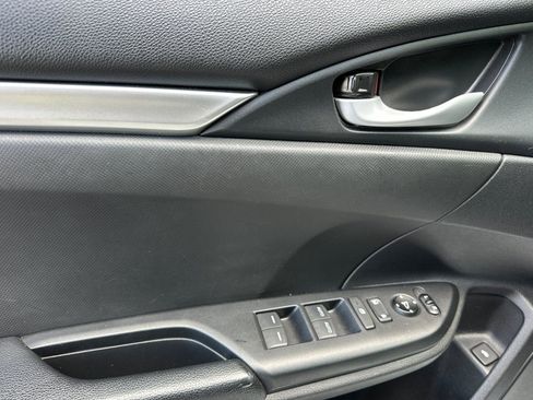 Used 2019 Honda Civic Sport image 10