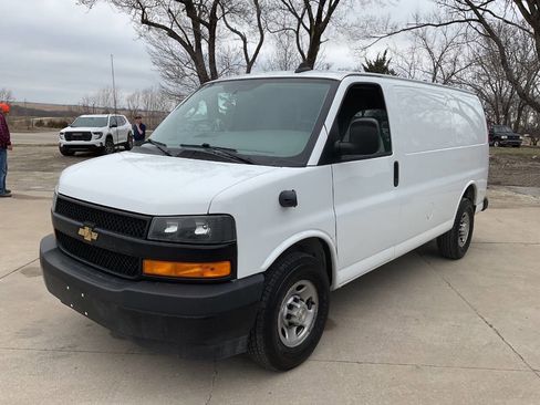 Used 2022 Chevrolet Express 2500 w/ Driver Convenience Package image 7