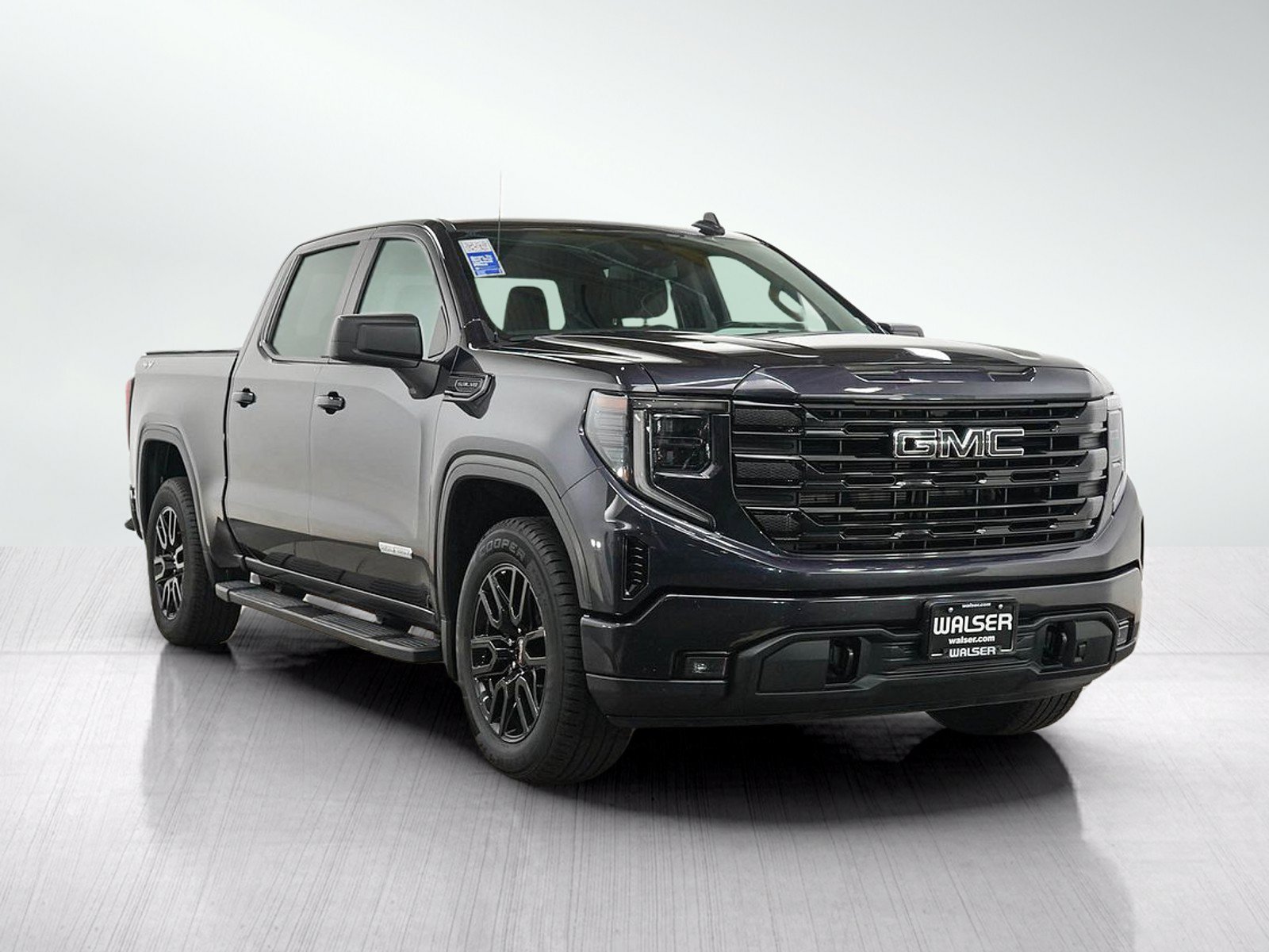 Used 2022 GMC Sierra 1500 Elevation w/ LPO, Elevation Black Package AWD/4WD image 7