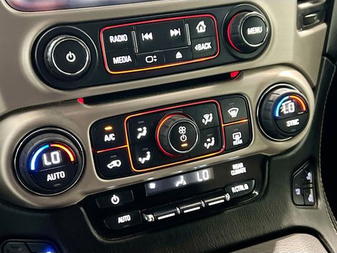 Used 2015 GMC Yukon XL Denali image 12