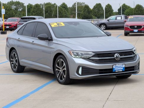 Used 2023 Volkswagen Jetta Sport FWD image 4
