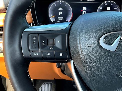 Used 2024 INFINITI QX60 Sensory w/ Vision Package image 18