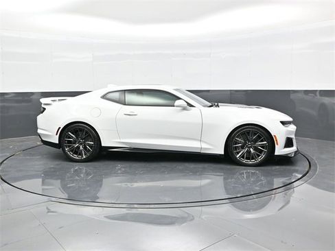 Used 2020 Chevrolet Camaro ZL1 image 8