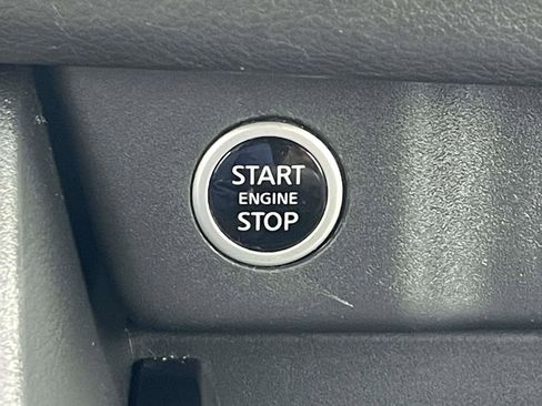 Used 2023 Nissan Rogue SV FWD image 27