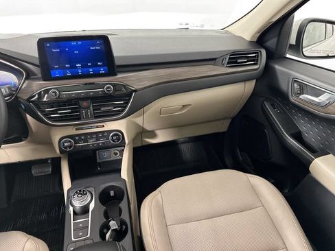 Used 2020 Ford Escape Titanium w/ Titanium Premium Package 2.0 AWD/4WD image 29