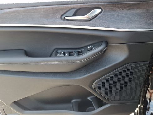New 2026 Jeep Grand Cherokee Altitude AWD/4WD image 12