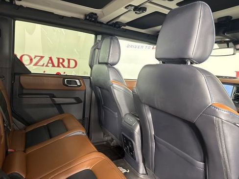 Used 2024 Ford Bronco Outer Banks image 19