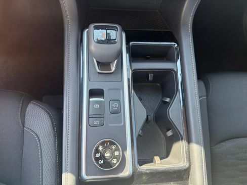 Used 2025 Nissan Pathfinder SV AWD/4WD image 15