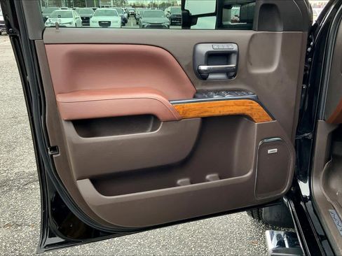 Used 2018 Chevrolet Silverado 3500 High Country w/ Duramax Plus Package image 21