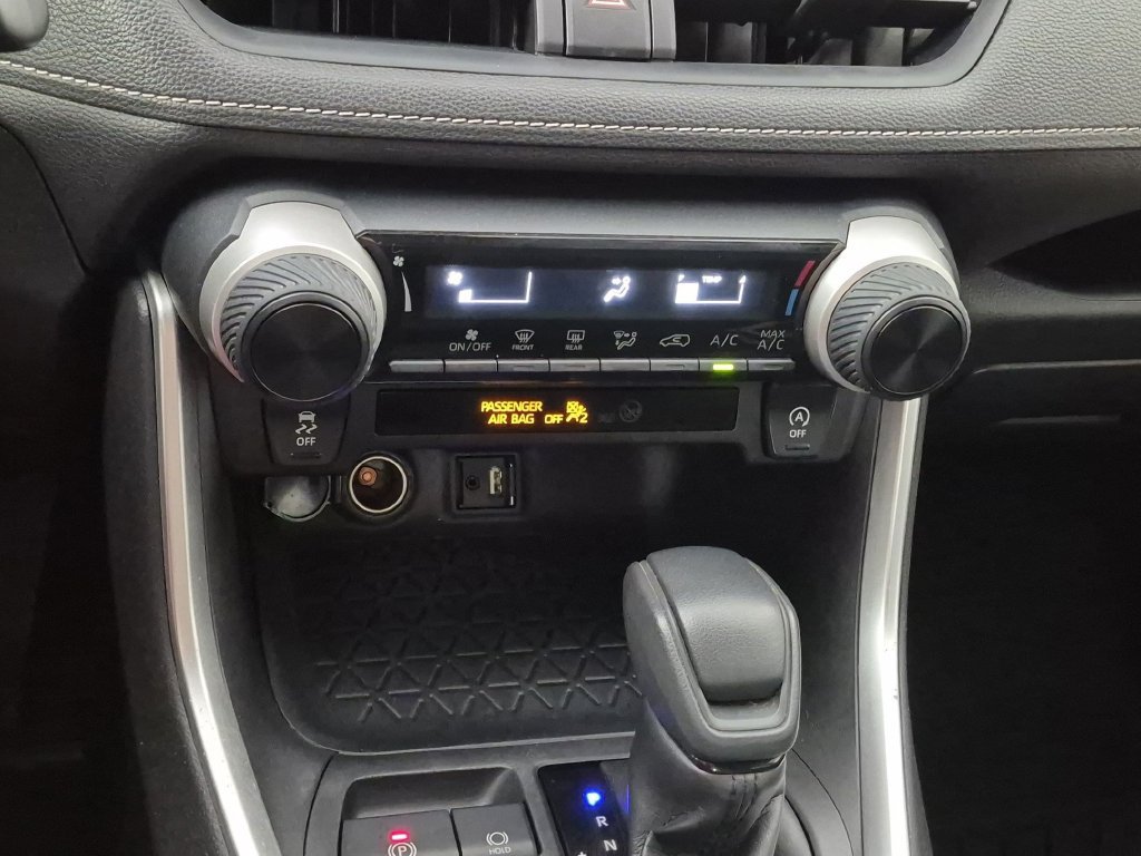 Used 2019 Toyota RAV4 LE w/ All Weather Liner Package AWD/4WD image 25