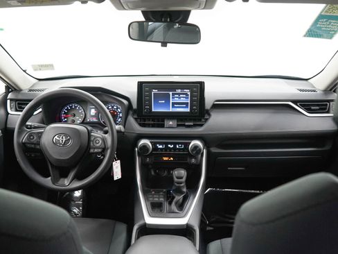 Used 2019 Toyota RAV4 LE AWD/4WD image 13
