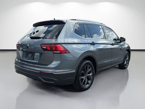 Used 2022 Volkswagen Tiguan SE image 3