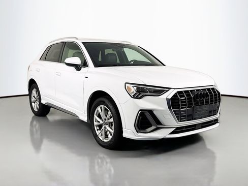 Used 2023 Audi Q3 2.0T Premium image 3