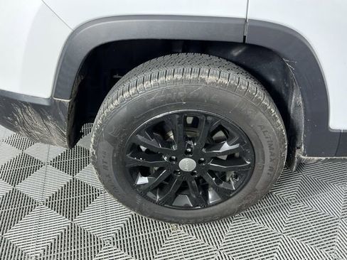 Used 2022 Jeep Cherokee Latitude Lux AWD/4WD image 17