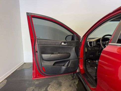 Used 2020 Kia Sportage LX AWD/4WD image 7