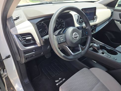 Used 2023 Nissan Rogue SV FWD image 10