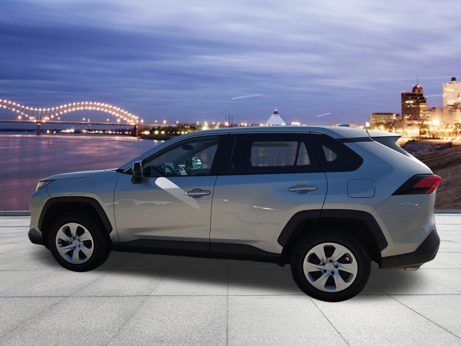 Used 2025 Toyota RAV4 LE AWD/4WD image 3