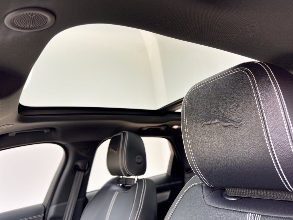 Used 2021 Jaguar F-PACE R-Dynamic S AWD/4WD image 27