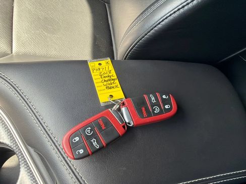 Used 2018 Dodge Challenger SRT Hellcat RWD image 26