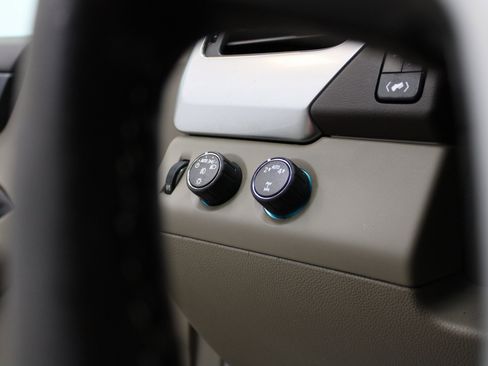 Used 2020 Chevrolet Suburban Premier image 25