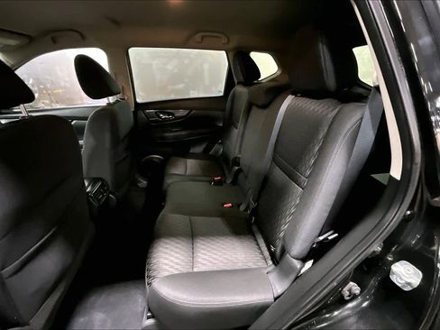 Used 2019 Nissan Rogue SV image 18